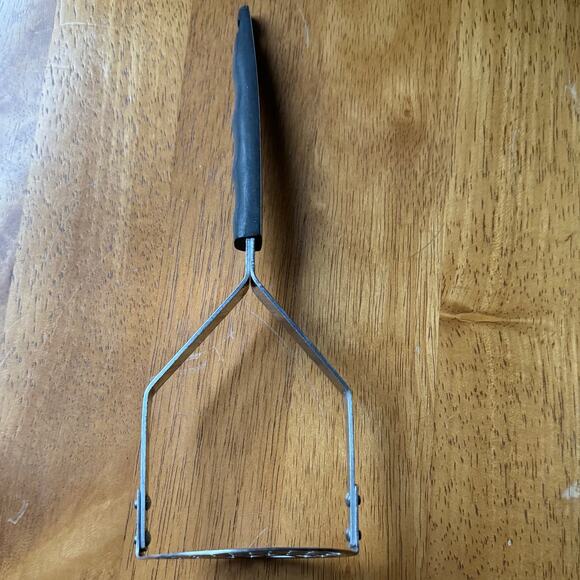 Vintage Potato Masher Stainless Steel Japan White Gray Flowers Enamel Handle 10" - Picture 4 of 12